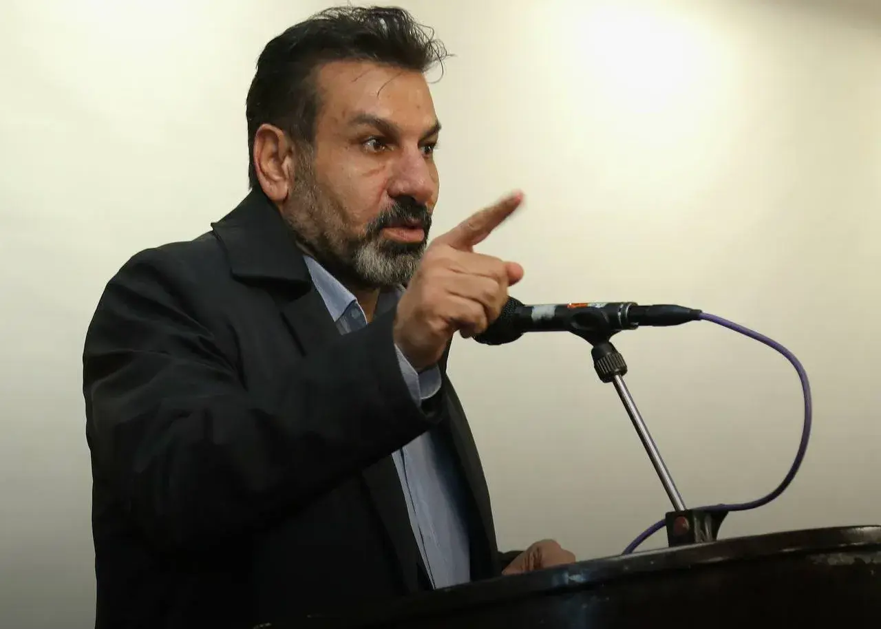 مدیرعامل-مس-رفسنجان-مشغول-کار-است!