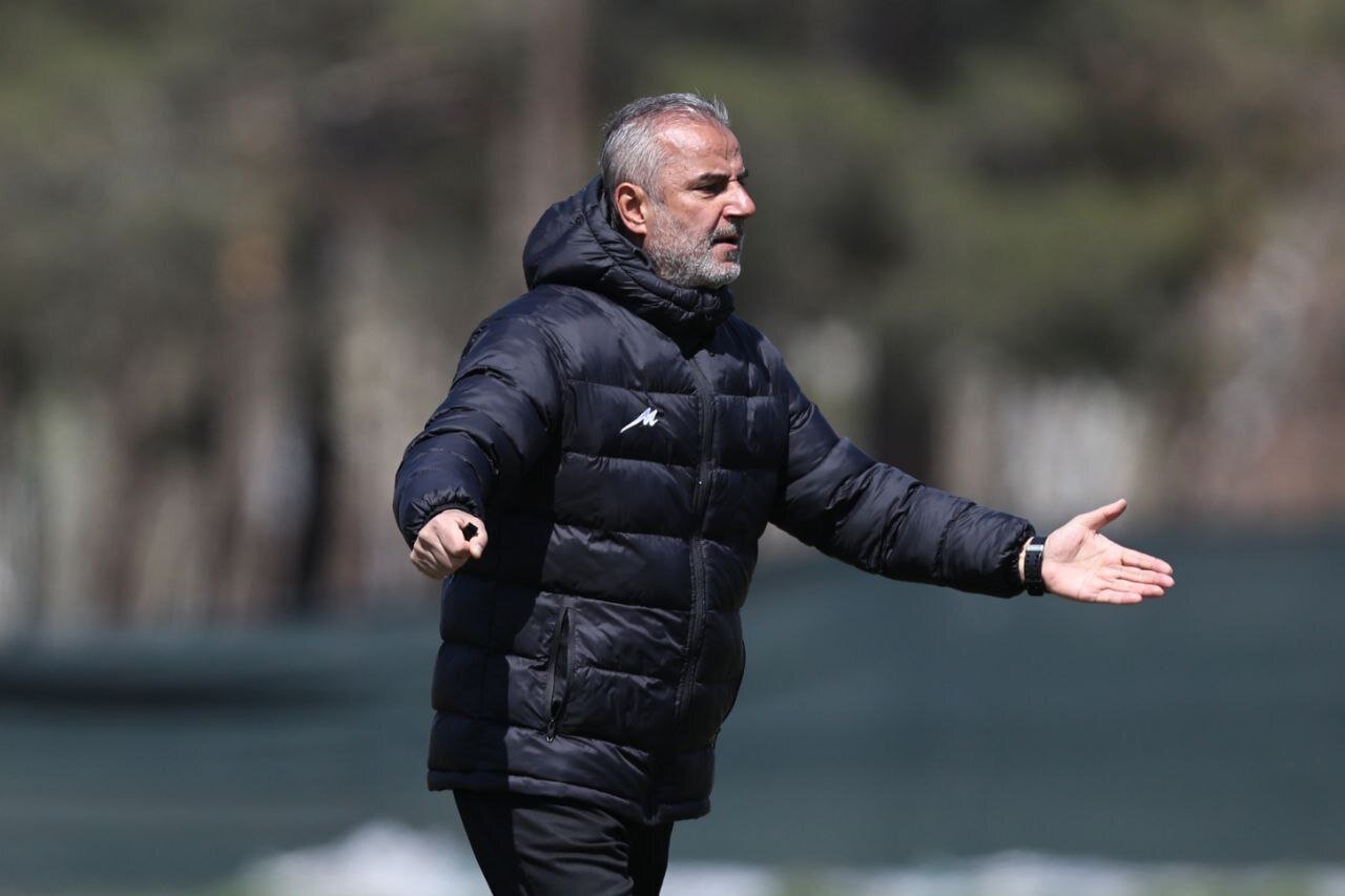 عکس-|-بازگشت-مترجم-جنجالی-کارتال-به-کادر-پرسپولیس