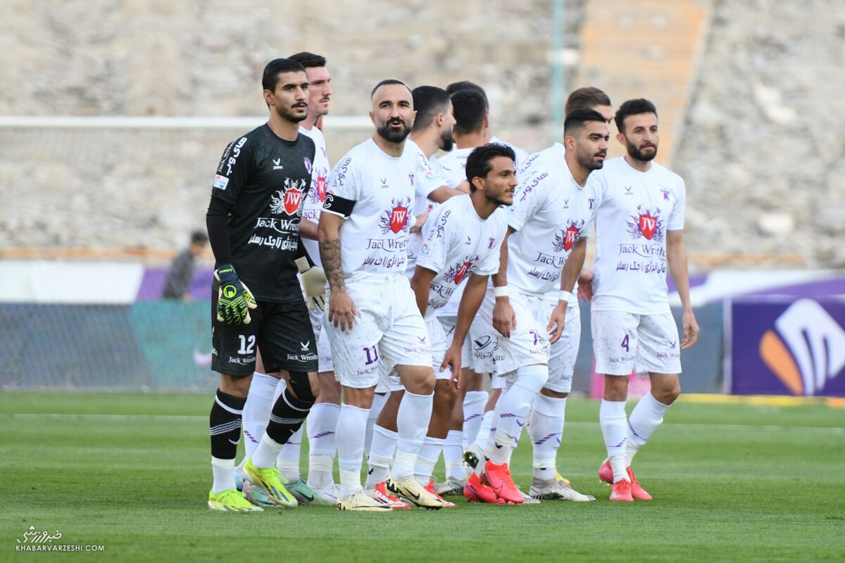هوادار-به-گرگان-می-رود!