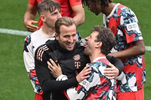 پایان-طلسم؛-هری-کین-بالاخره-جام-گرفت/-جشن-قهرمانی-بایرن-با-طعم-دود-و-صدای-کوئین!