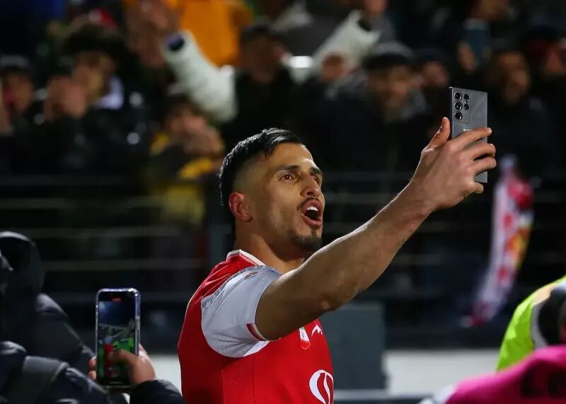 پرسپولیس-از-علیپور-دفاع-نکرد،-خودش-دست-به-کار-شد/-آقای-گل-پرسپولیس:-حق-و-ناحق-تا-کجا؟-چرا-بین-تراکتور-و-پرسپولیس-فرق-می-گذارند؟