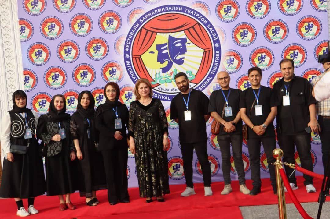 ادای-احترام-گروه«آداب-شکار-روباه»-به-جان-باختگان-انفجار-هرمزگان-در-تاجیکستان