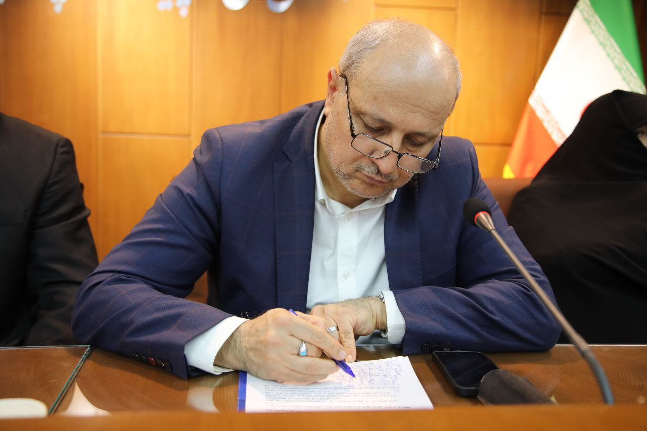 هاشمی:-ساختار-وزارت-ورزش-به-اصلاح-نیاز-دارد/-حقوق-دریافتی-روسای-فدراسیون-ها-در-دست-بررسی-است