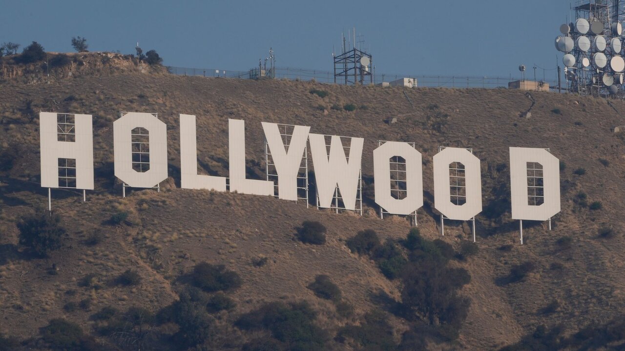 ترامپ-روی-فیلمهای-غیر-آمریکایی-تعرفه-۱۰۰-درصدی-اعمال-کرد!