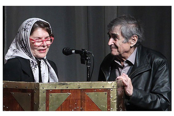 نگاهی-به-مستند-«حمید-هما»؛-مرور-یک-زندگی-عاشقانه-با-چاشنی-تئاتر