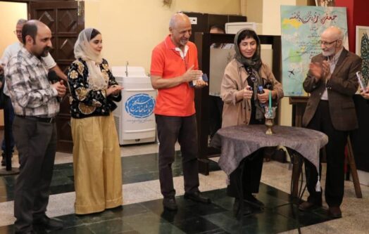 شمع-شب-چراغ-نمایش-جعفرخان-از-فرنگ-برگشته-را-مریم-کاظمی-افروخت 