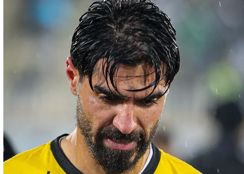 رضا-اسدی-در-انتظار-سوت-پایان-لیگ