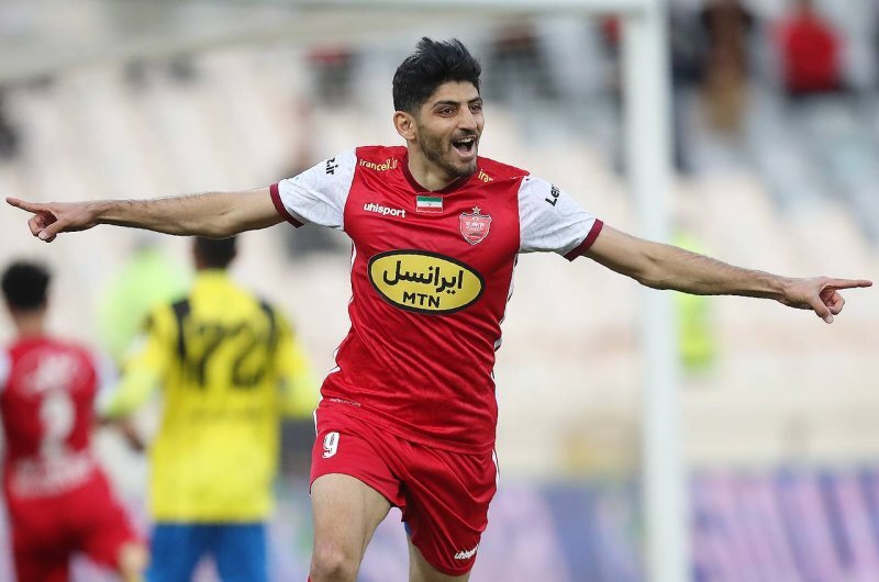 عکس-|-ترابی-آماده-جدایی-از-تراکتور-و-بازگشت-به-پرسپولیس