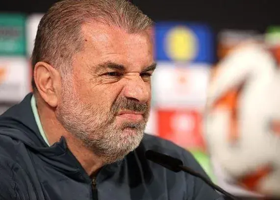 پوستکوگلو-از-سوال-خبرنگار-عصبی-شد:-من-دلقک-نیستم!