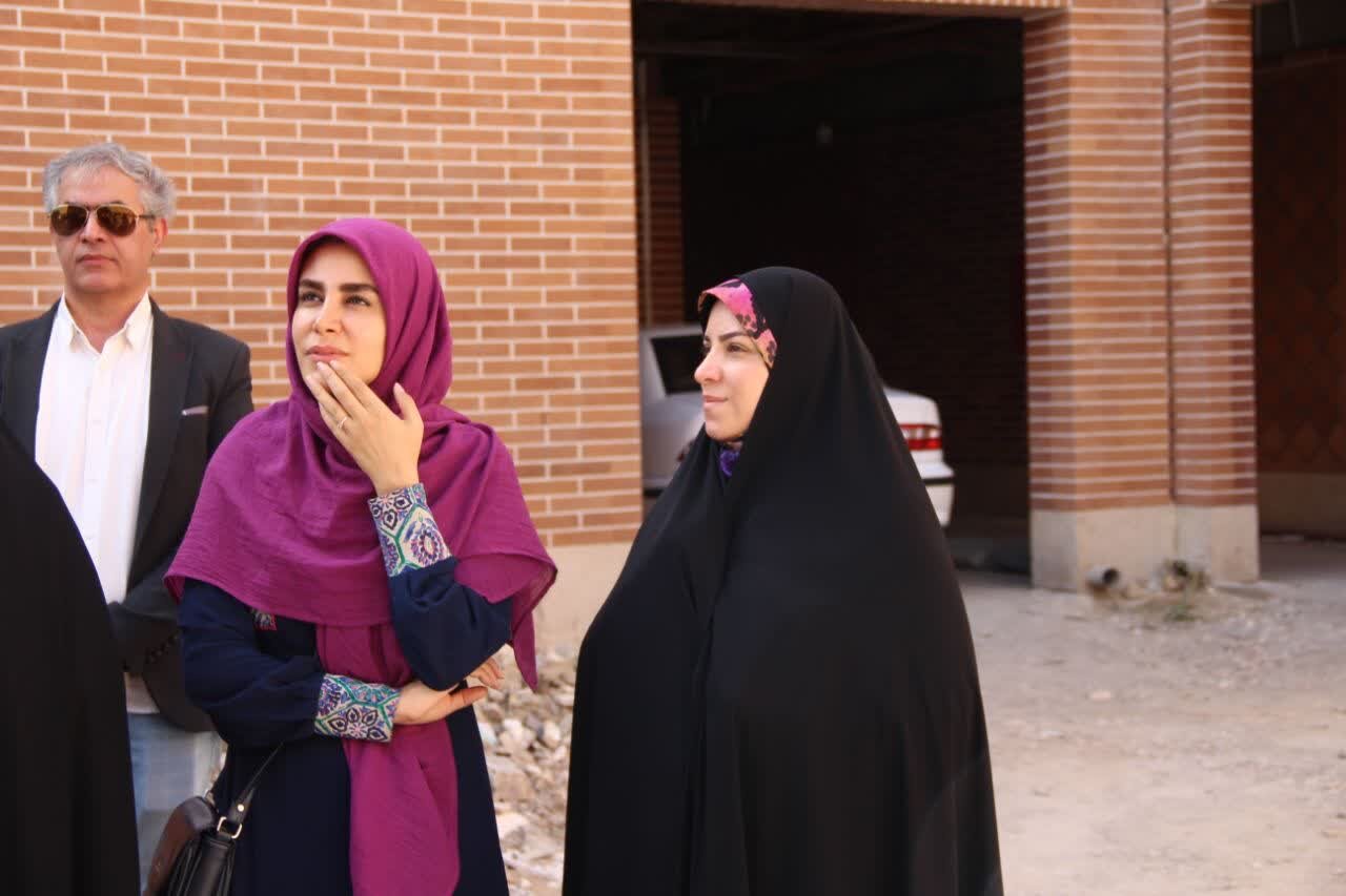 بازدید-«نادره-رضایی»-از-هنرستان-هنرهای-زیبای-خرم‌آباد