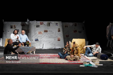 درخشش-نمایش-«این-آدم‌های-غریب»-از-فارس-در-جشنواره-ملی-تئاتر-فتح