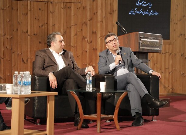 حرکت-بورس-تهران-به-سمت-اقتصاد-دانش-بنیان/-امیدواریم-عرضه-اولیه-دیجی‌کالا-تا-پایان-امسال-انجام-شود/-دیجی‌کالا-در-بورس-پذیرفته-شده-و-تنها-بحث