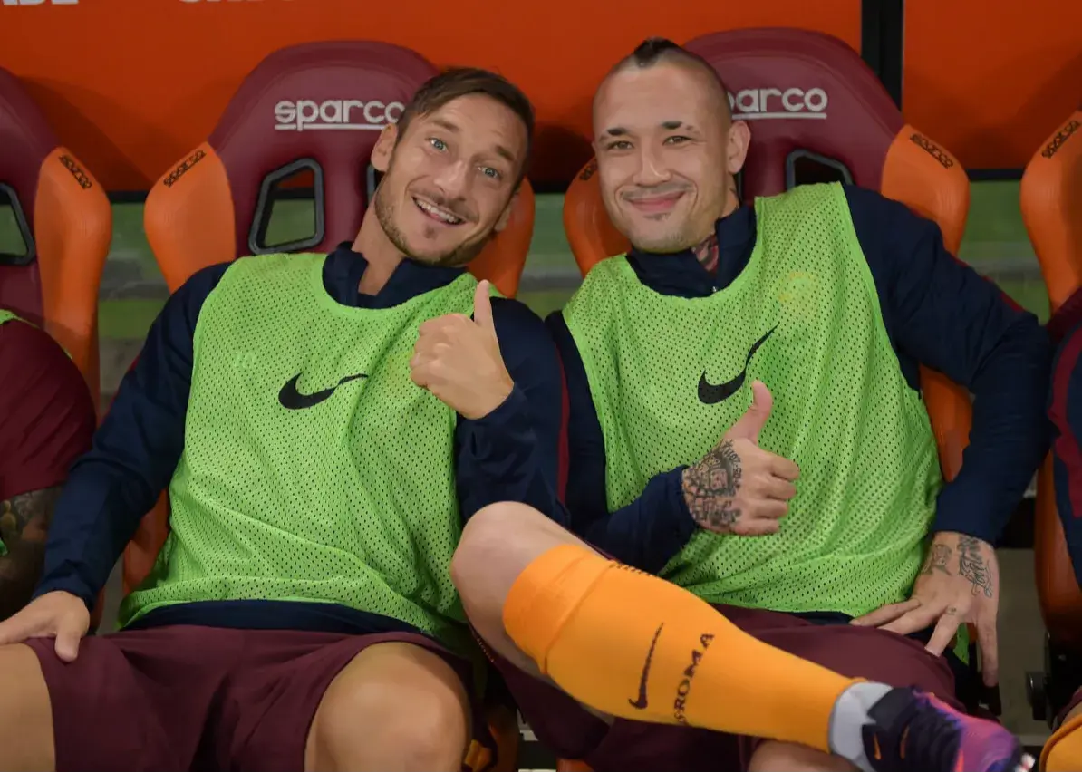 راجا-ناینگولان:/-اسپالتی-در-راهرو-می‌خوابید-تا-سر-از-کار-ما-در-بیاورد!