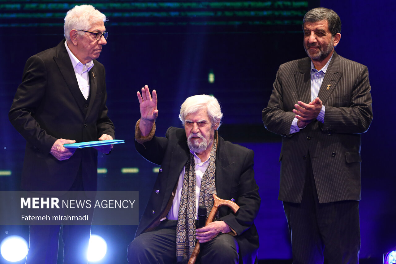 عنایت-بخشی-در-بیمارستان-بستری-شد