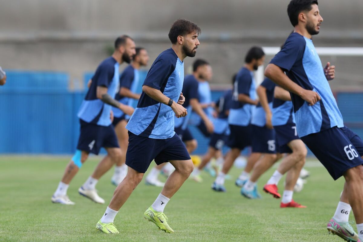 سربازان-آبی‌پوش-در-اراک-به-خط-شدند