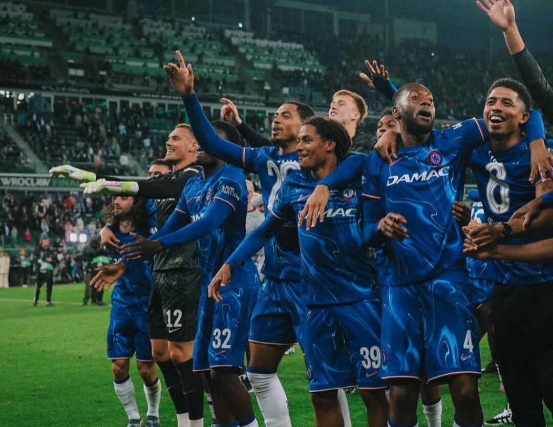 جام-قهرمانی-بر-فراز-دستان-جیمز!