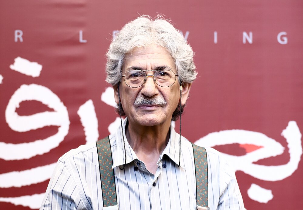 آقای-حکایتی-به-نیاوران-میرود