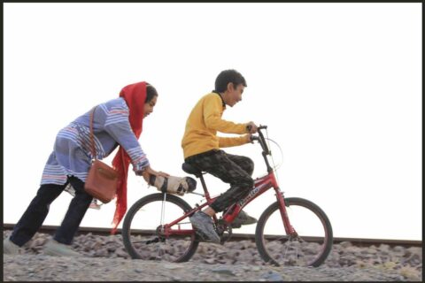 «ایار»-دست-پر-از-لندن-بازگشت