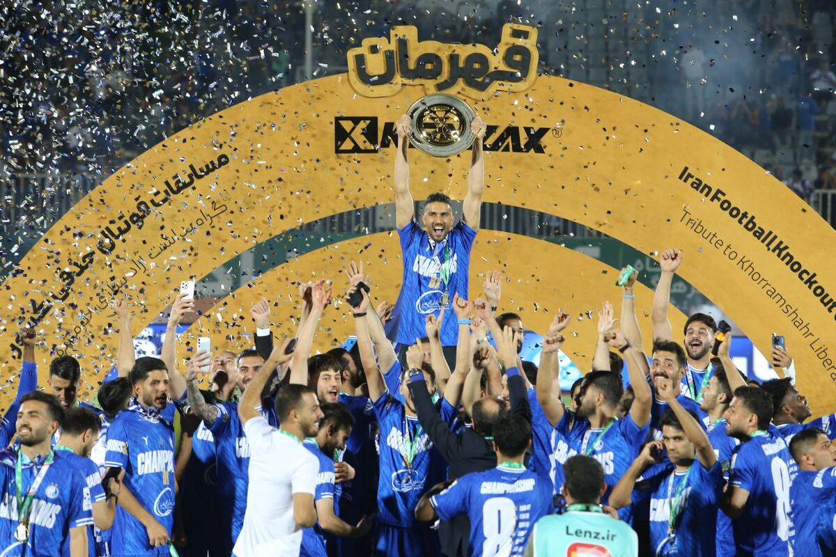 اتفاقاً-باشگاه-ما-باید-به-کمیته-داوران-شکایت-کند،-ما-که-میدانیم-چرا-وزیر-سنگ-ملوان-را-به-سینه-میزند!