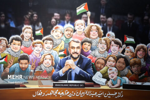 نمایشگاه-پوسترهایی-از-شهیدان-خدمت-آنلاین-شد