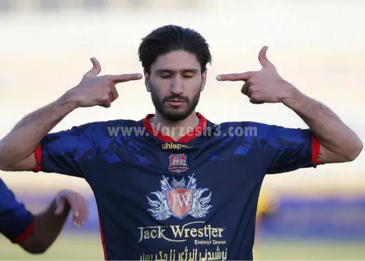 عقد-قرارداد-ذوب‌آهن-با-طاهرخانی/-مدافع-سابق-استقلال-شاگرد-حدادی‌فر-شد