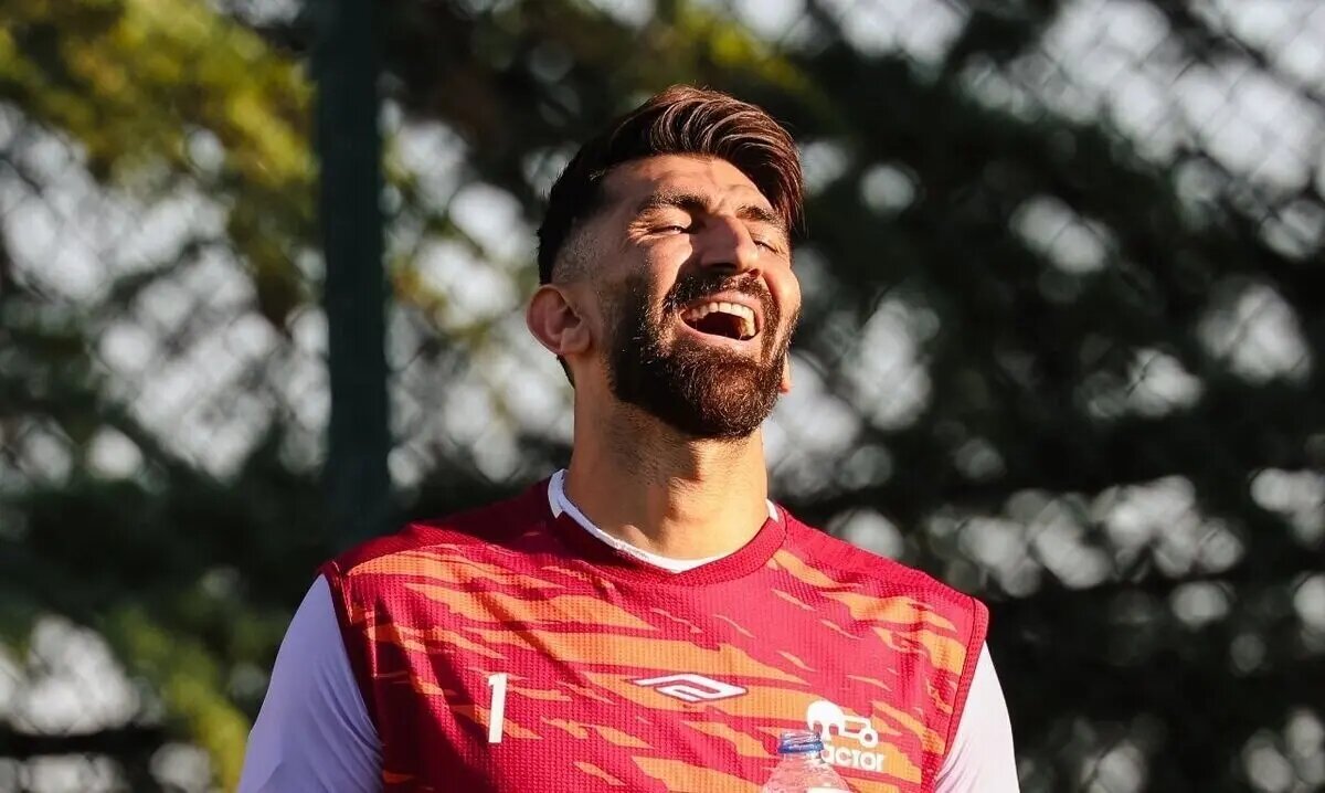 عکس|-بیرانوند-سند-رو-کرد؛-من-دانشجو-هستم-این-هم-کارتم!