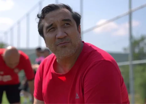 خداداد-عزیزی-به-مالزی-می‌رود