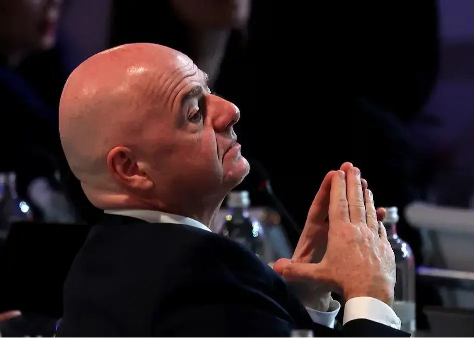 معضل-بی‌سابقه/-شکایت-تاریخی-۱۰۰-هزار-نفری-از-فیفا!