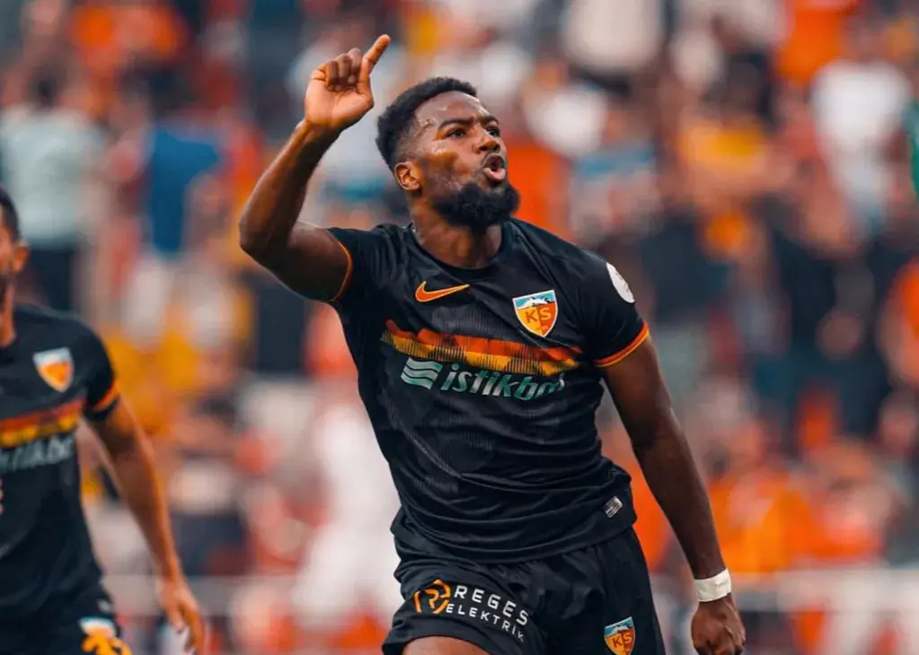 مهاجم-جدید-استقلال-امروز-به-تهران-می‌آید