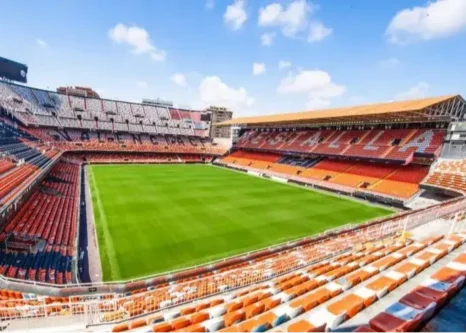 برای-تضمین-بهداشت-در-سکوها/-والنسیا-خوردن-تخمه-در-مستایا-را-ممنوع-کرد