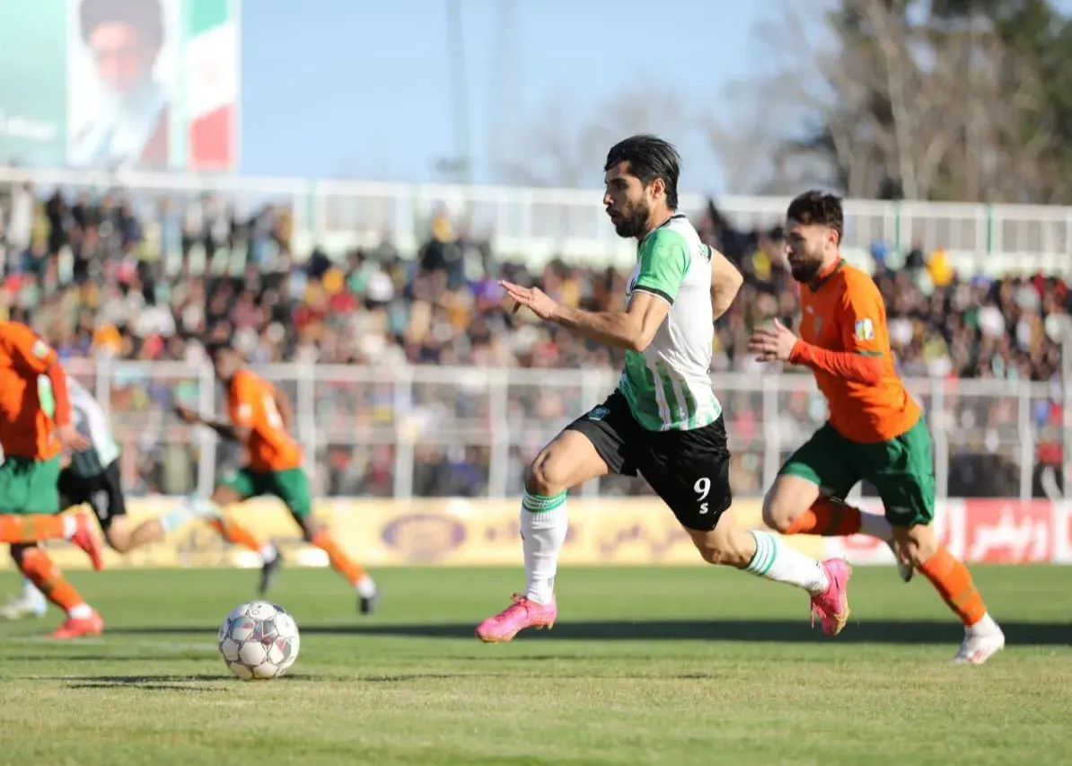 با-استقبال-استثنایی-زنان-خرم-آبادی؛/-اولین-بازی-لیگ-که-بلیتش-سریعا-فروش-رفت!