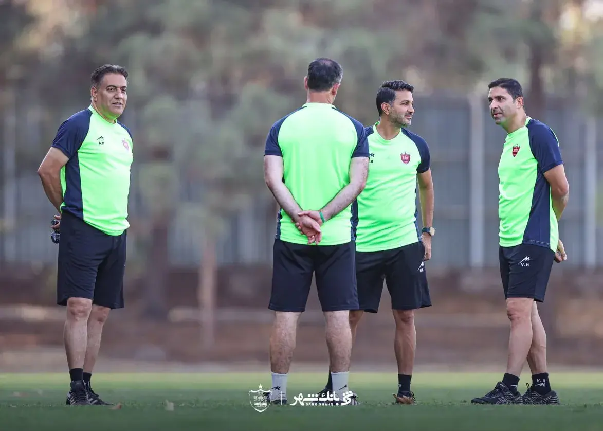 وحید-هاشمیان-از-بازیکنان-پرسپولیس-تقدیر-کرد