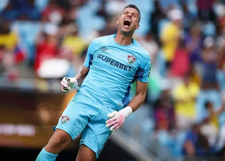 یک-حد-نصاب-عظیم-در-فوتبال-تغییر-میکند/-فابیو-رکورددار-بیشترین-بازی-فوتبال-شد