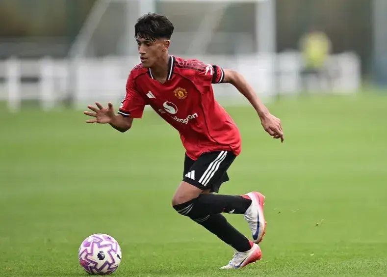 دعوت-به-تمرین-تیم-اصلی/-جواهر-۱۴-ساله-یونایتد-را-شگفتزده-کرد