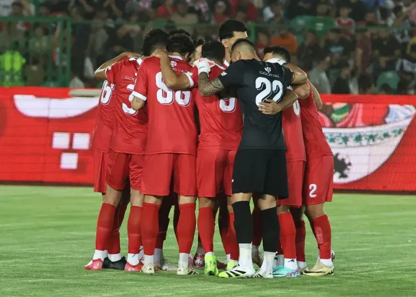 علی-علیپور-گلادیاتور-سرخ؛-/-پوستر-خاص-پرسپولیس-برای-نبرد-نقشجهان