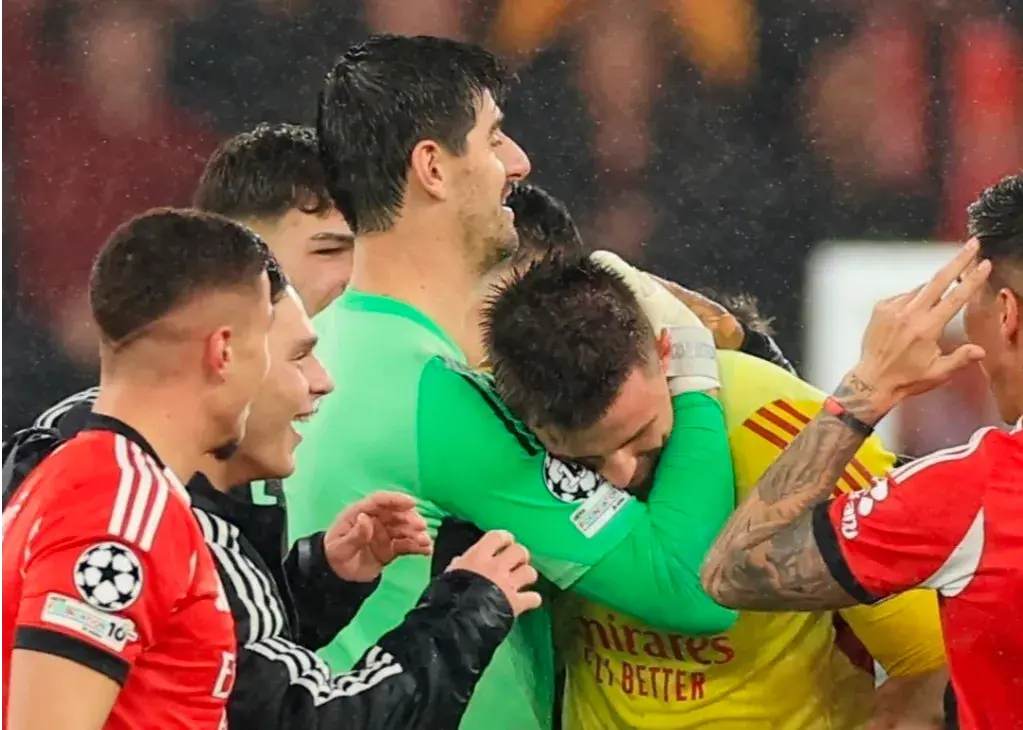 تبریک-ویژه-کورتوا-به-دروازه‌بان-بنفیکا-(عکس)