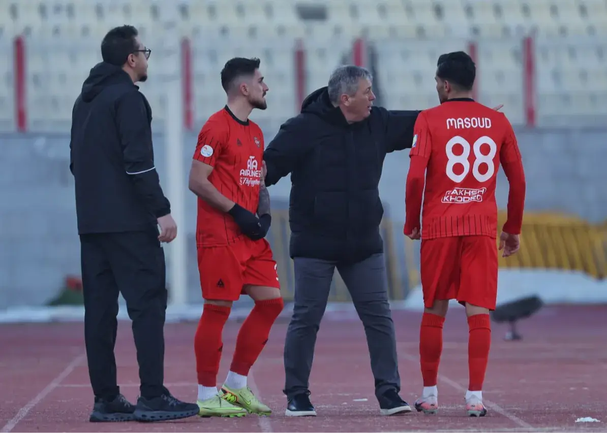 تراکتور-می‌دانست-چه-می‌خواهد-و-گرفت:/-اسکوچیچ-برای-صدرنشینی-ربات-به-زمین-فرستاد!