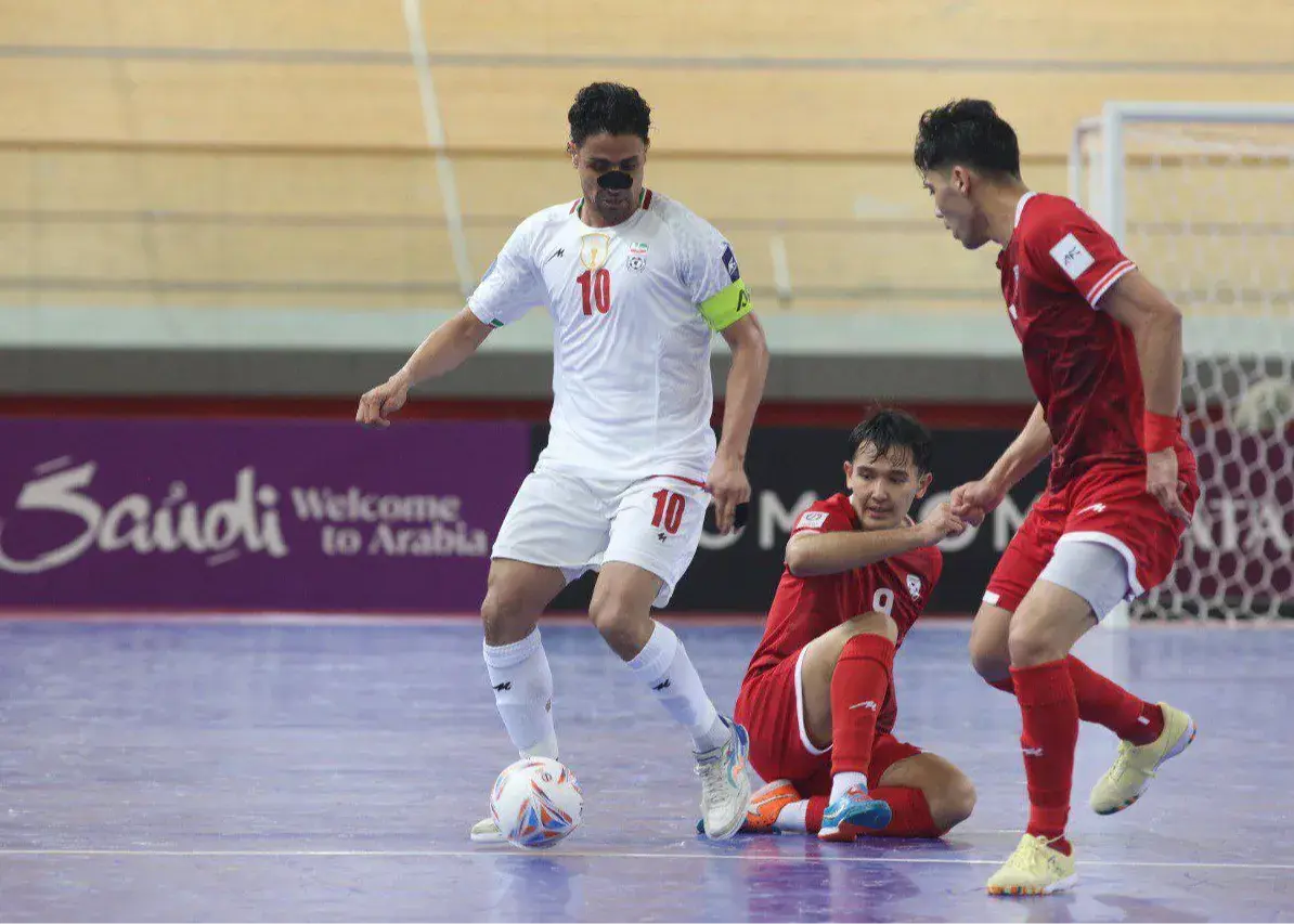 دروازه-را-برای-سوپراستار-آماده-کنید؛/-کفش-طلایی-آسیا-در-انتظار-صاحب-ایرانی‌اش