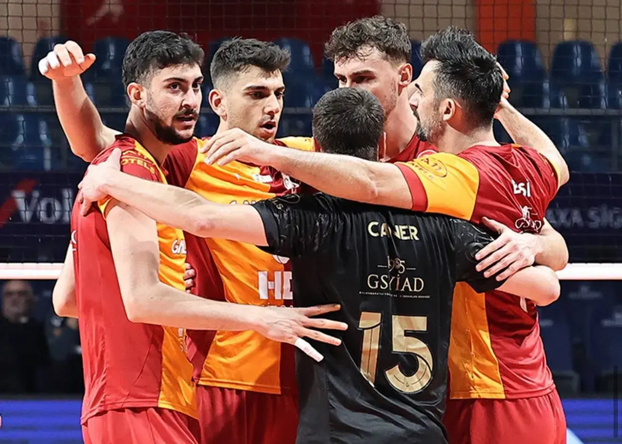 لژیونر-ایرانی-در-اکیپ-حذف-شده-استانبول