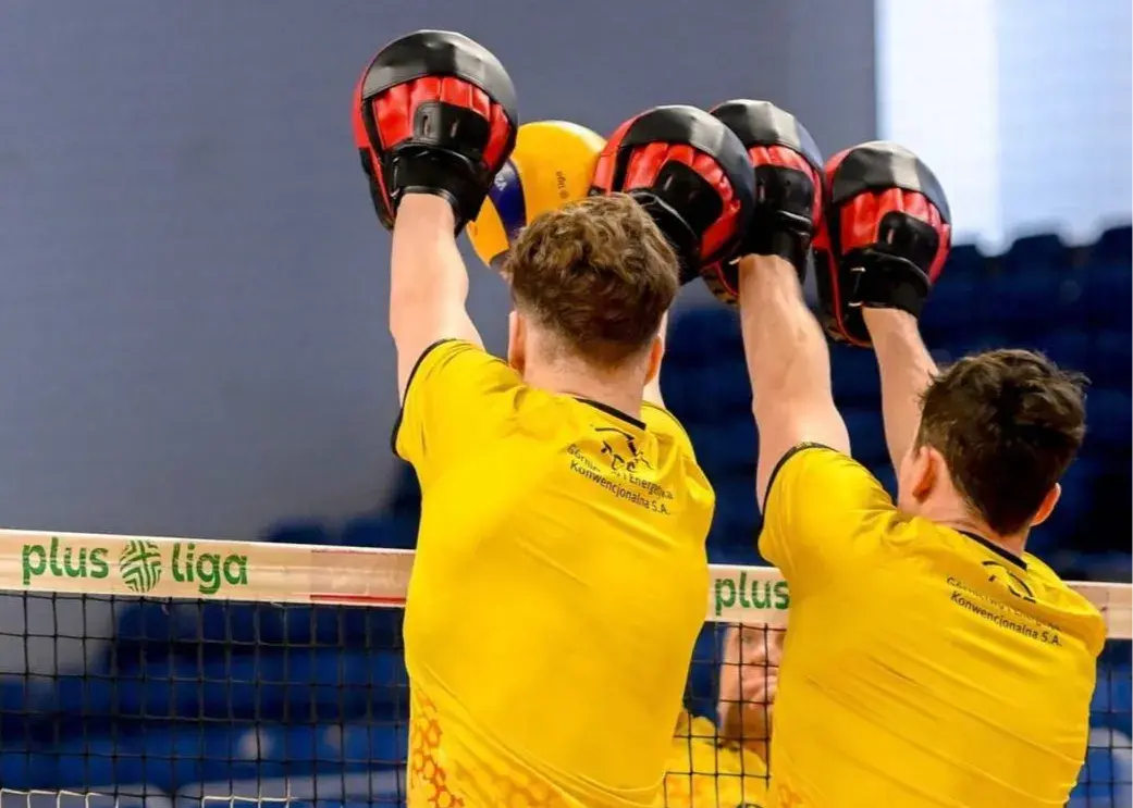 دفاع-والیبال-با-ضربه‌گیر-بوکس!(عکس)