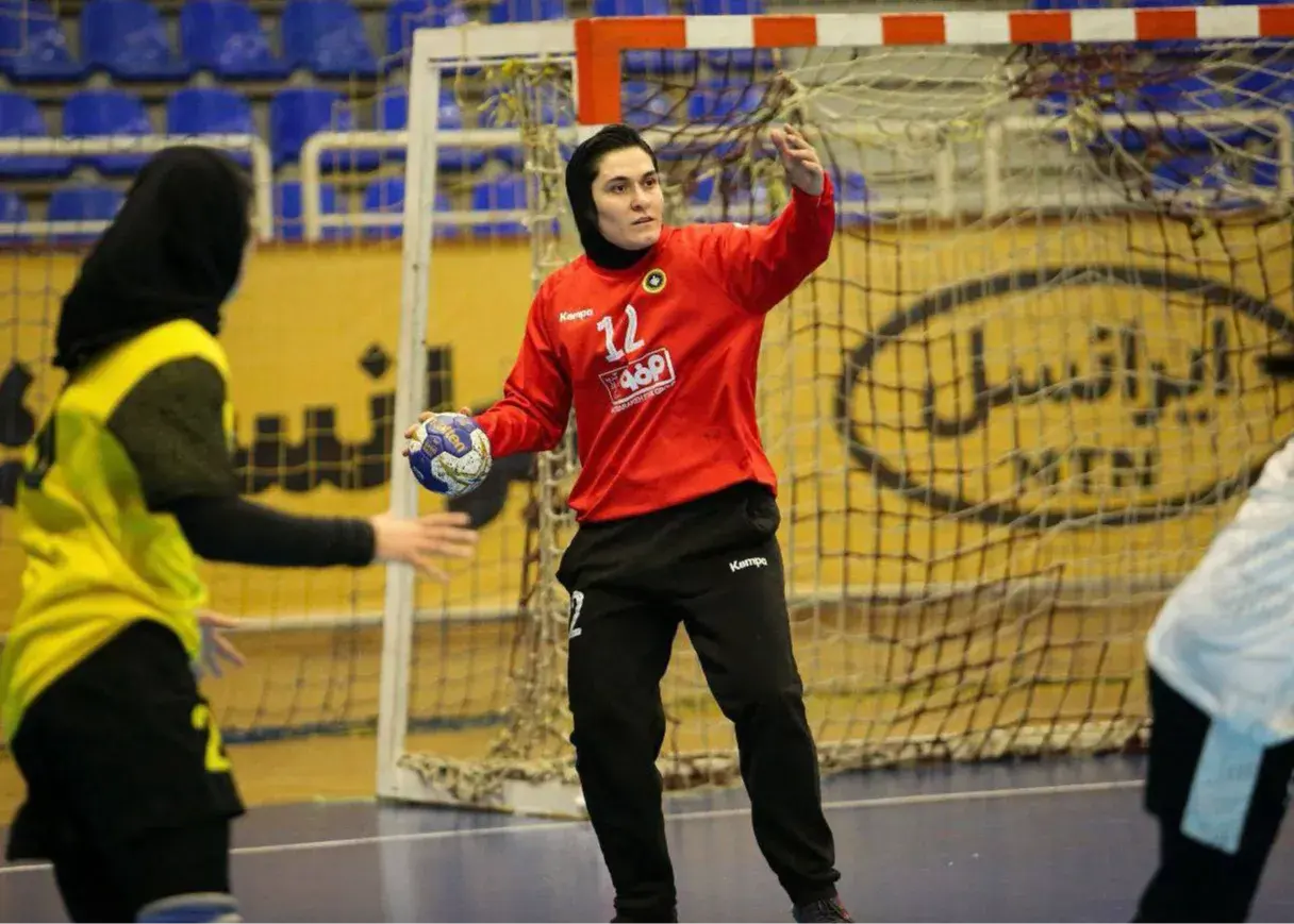 سبقت-نامی-نو-از-استقلال-و-زاگرس؛/-صدر-جدول-لیگ-هندبال-زنان-دست-نخورد