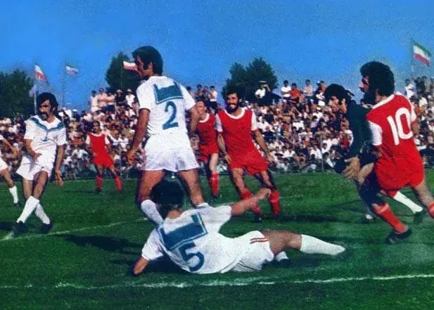 برگی-از-تاریخ/-شلوغترین-روز-انزلی-با-ملوان-–-پرسپولیس!