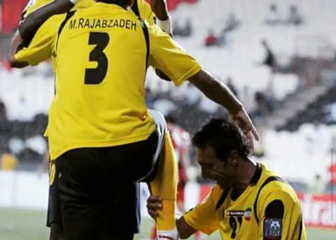 رجب‌زاده-از-بازی-در-ابومسلم-تا-نیمکت-سایپا؛/-یادگاری-شیرین-عنایتی-برای-یار-قدیمی‌‎اش(عکس)