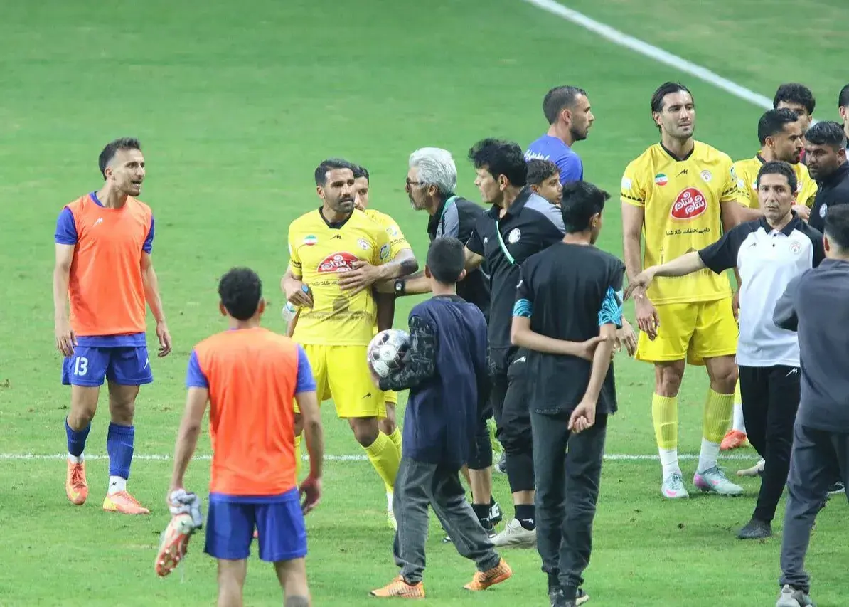 ضمن-اعتراض-به-رفتار-مسعود-ریگی؛/-بیانیه-استقلال-خوزستان-درباره-درگیری‌های-پایان-بازی