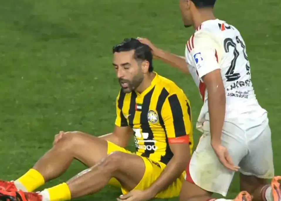 سامان-پاس-گل-داد-و-اخراجی-گرفت؛/-کارت-قرمز-برای-چیدن-موی-قدوس-در-زمین!-(عکس)