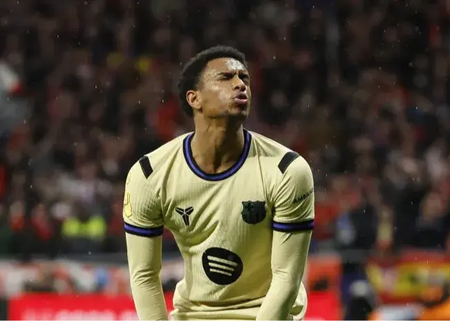 منچستریونایتد-مشتری-مدافع-بارسلونا-شد