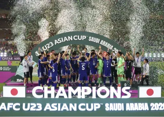 ‏فقط-ژاپن-لنگر-خود-را-از-آب-بیرون-کشید/-فوتبال-آسیا-در-حال-غرق-شدن-است!