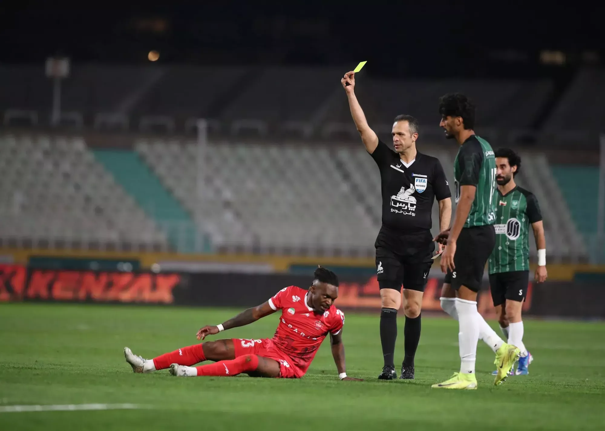 دو-برخورد-بحث‌برانگیز-در-محوطه-جریمه؛/-کارشناسی-صحنه‌های-مشکوک-پرسپولیس-–-خیبر