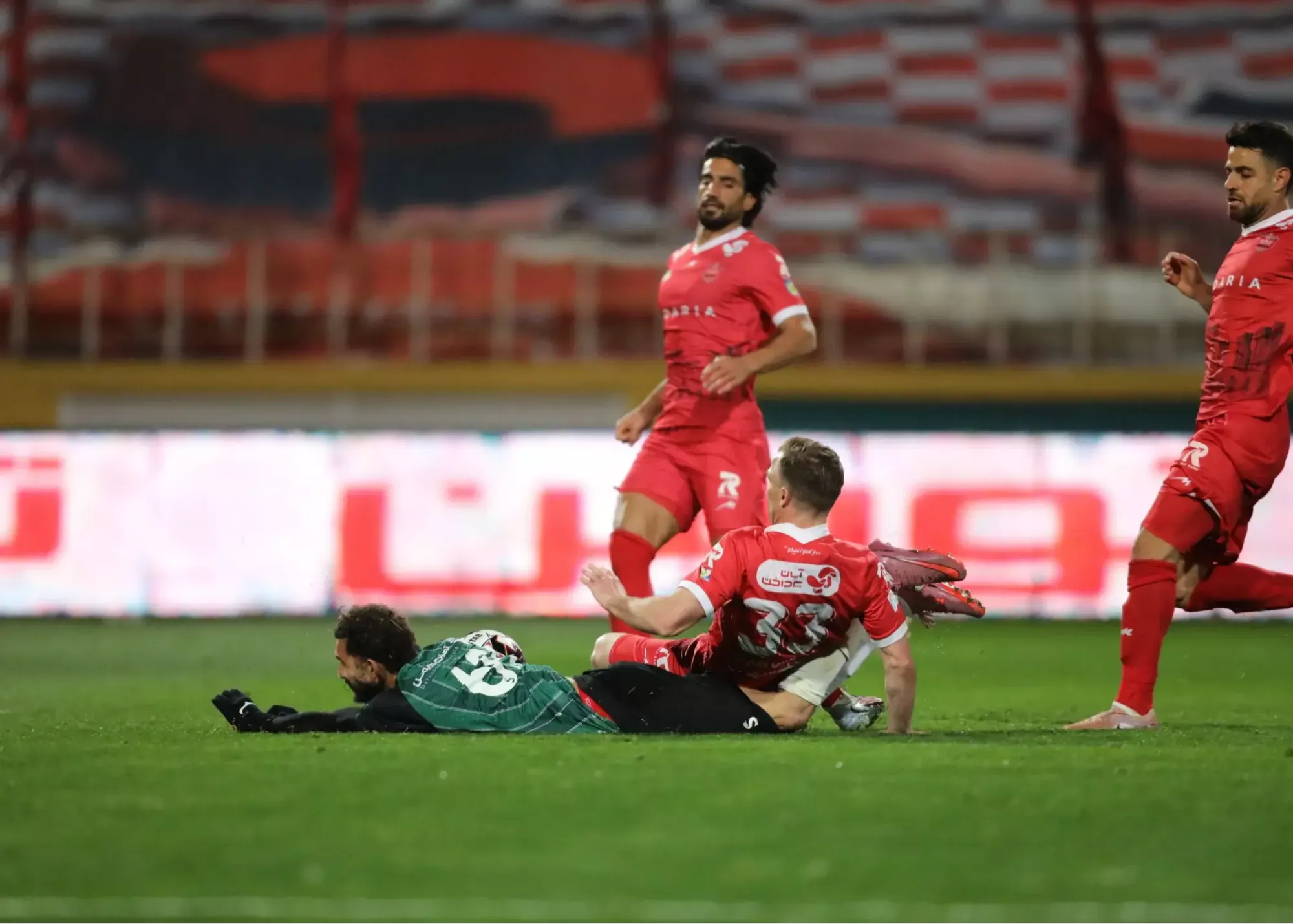 برخوردی-که-یک-پنالتی-به-حریف-پرسپولیس-داد!(عکس)