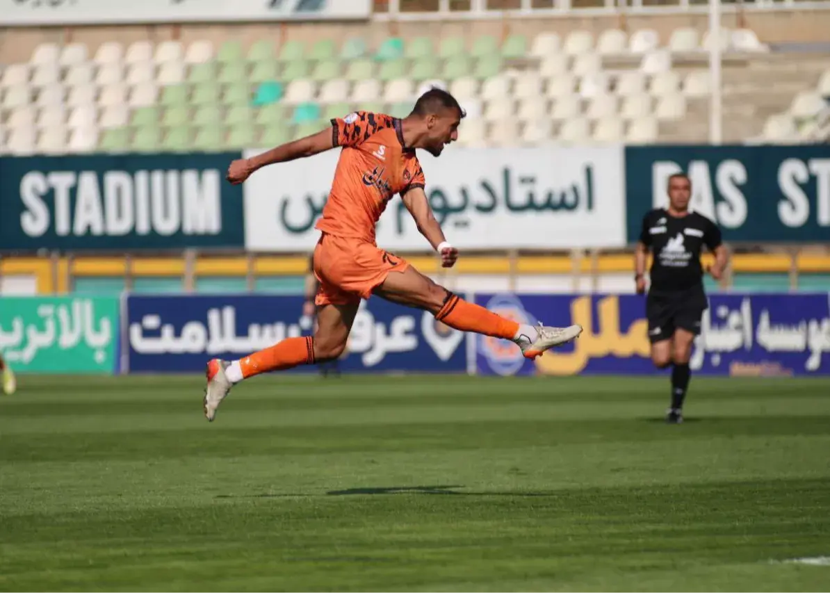 عنایتی-گل-اول-را-از-رقیبی-آشنا-خورد!